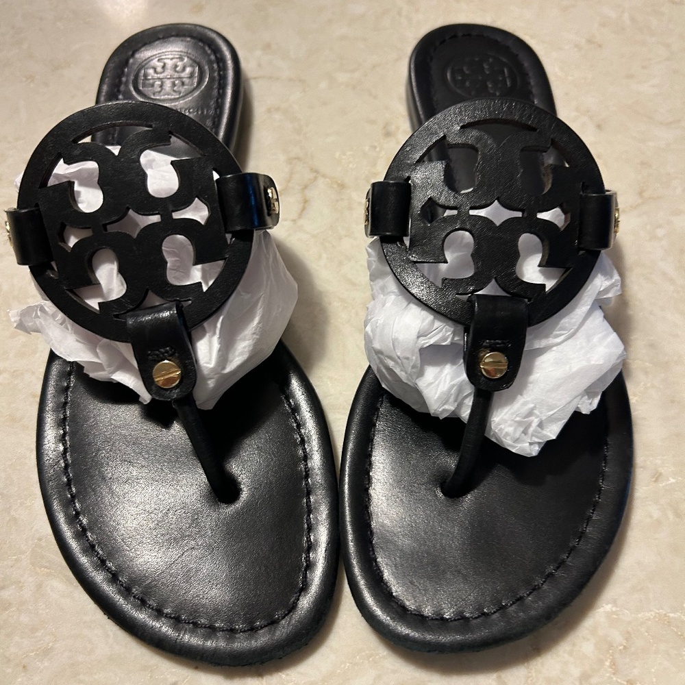 sandals - Picture 2 of 4